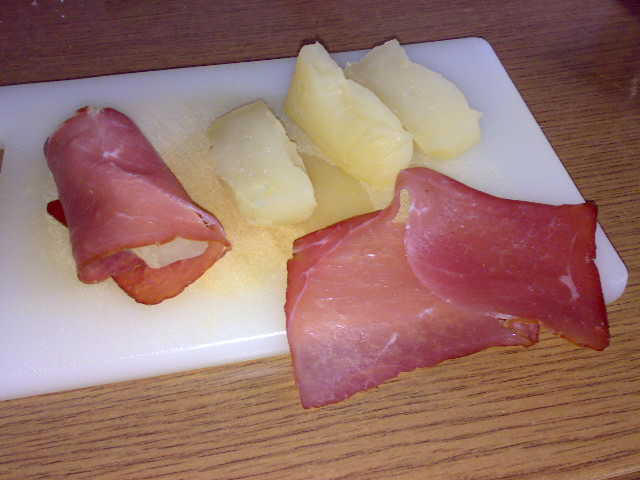 Harzer-Käse im Schinkenmantel