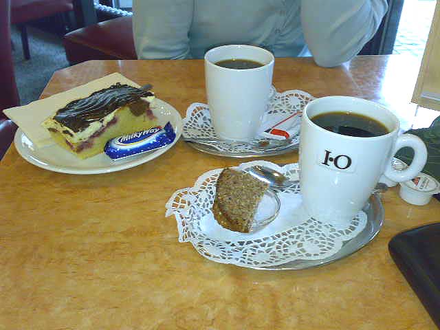 Kaffee mit Schwarzbrot