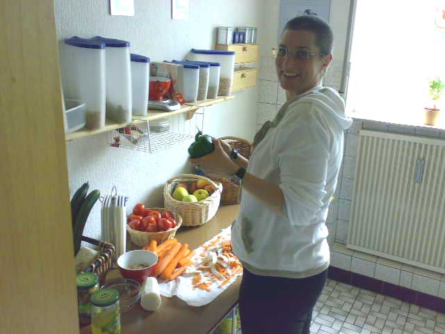 Anja in der Küche